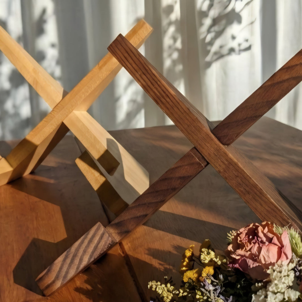 Holzständer – praktisch, stabil & vielseitig